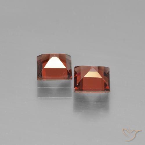 Shop natural 1.54ct Rouge écarlate Grenat pyrope gems, Carré, from Mozambique at GemSelect. In stock, global shipping!