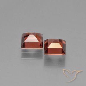 Shop natural 1.71ct Rouge écarlate Grenat pyrope gems, Carré, from Mozambique at GemSelect. In stock, global shipping!