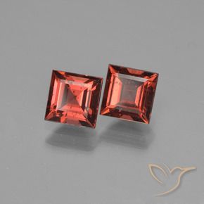 Shop natural 1.78ct Rouge moyen Grenat pyrope gems, Carré, from Mozambique at GemSelect. In stock, global shipping!