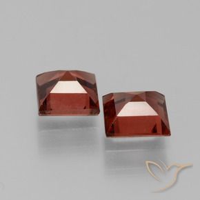 Shop natural 1.51ct Rouge foncé Grenat pyrope gems, Carré, from Mozambique at GemSelect. In stock, global shipping!