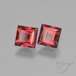 Shop natural 1.62ct Rouge foncé Grenat pyrope gems, Carré, from Mozambique at GemSelect. In stock, global shipping!