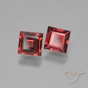 Shop natural 1.47ct Rouge foncé Grenat pyrope gems, Carré, from Mozambique at GemSelect. In stock, global shipping!