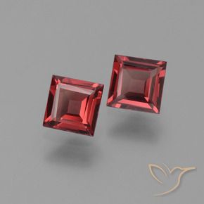 Shop natural 1.33ct Rouge foncé Grenat pyrope gems, Carré, from Mozambique at GemSelect. In stock, global shipping!
