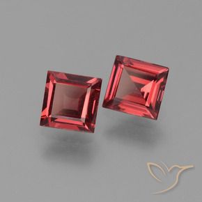 Shop natural 1.46ct Rouge foncé Grenat pyrope gems, Carré, from Mozambique at GemSelect. In stock, global shipping!
