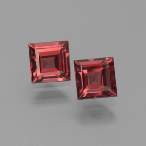 Achetez naturel 1.66ct Rouge foncé Grenat pyrope gems, Carré, En provenance Mozambique chez GemSelect. En stock, livraison internationale!