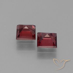 Shop natural 1.57ct Rouge foncé Grenat pyrope gems, Carré, from Mozambique at GemSelect. In stock, global shipping!