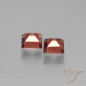 Shop natural 1.59ct Rouge écarlate Grenat pyrope gems, Carré, from Mozambique at GemSelect. In stock, global shipping!