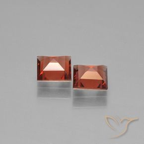 Shop natural 1.28ct Rouge écarlate Grenat pyrope gems, Carré, from Mozambique at GemSelect. In stock, global shipping!