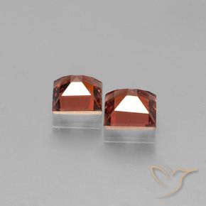 Shop natural 1.77ct Rouge moyen Grenat pyrope gems, Carré, from Mozambique at GemSelect. In stock, global shipping!