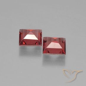 Shop natural 1.36ct Rouge foncé Grenat pyrope gems, Carré, from Mozambique at GemSelect. In stock, global shipping!