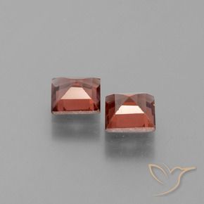 Shop natural 1.53ct Rouge écarlate Grenat pyrope gems, Carré, from Mozambique at GemSelect. In stock, global shipping!