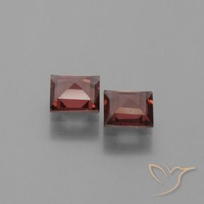 Shop natural 1.29ct Rouge merlot Grenat pyrope gems, Carré, from Mozambique at GemSelect. In stock, global shipping!