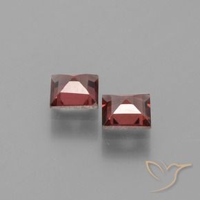 Shop natural 1.44ct Rouge merlot Grenat pyrope gems, Carré, from Mozambique at GemSelect. In stock, global shipping!