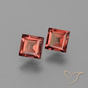 Shop natural 1.77ct Rouge moyen Grenat pyrope gems, Carré, from Mozambique at GemSelect. In stock, global shipping!