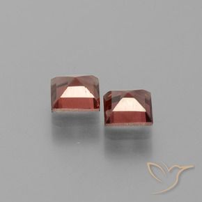 Shop natural 1.64ct Rouge foncé Grenat pyrope gems, Carré, from Mozambique at GemSelect. In stock, global shipping!