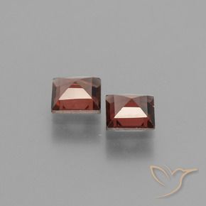 Shop natural 1.34ct Rouge écarlate profond Grenat pyrope gems, Carré, from Mozambique at GemSelect. In stock, global shipping!