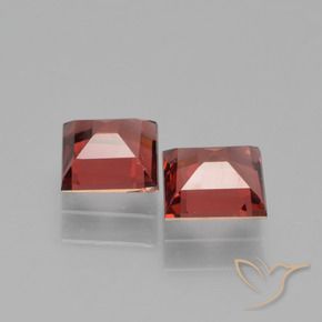 Shop natural 1.47ct Rouge moyen Grenat pyrope gems, Carré, from Mozambique at GemSelect. In stock, global shipping!