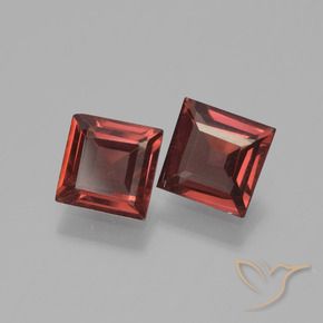 Shop natural 1.31ct Rouge moyen Grenat pyrope gems, Carré, from Mozambique at GemSelect. In stock, global shipping!