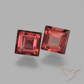 Shop natural 1.57ct Rouge écarlate Grenat pyrope gems, Carré, from Mozambique at GemSelect. In stock, global shipping!