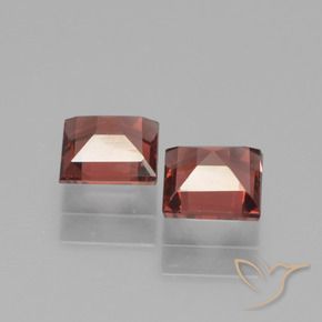 Shop natural 1.42ct Rouge moyen-foncé Grenat pyrope gems, Carré, from Mozambique at GemSelect. In stock, global shipping!