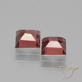 Shop natural 1.60ct Rouge foncé Grenat pyrope gems, Carré, from Mozambique at GemSelect. In stock, global shipping!