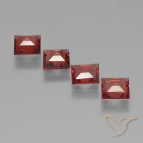 Shop natural 2.32ct Rouge moyen Grenat pyrope gems, Carré, from Mozambique at GemSelect. In stock, global shipping!