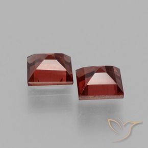 Shop natural 1.55ct Rouge foncé Grenat pyrope gems, Carré, from Mozambique at GemSelect. In stock, global shipping!