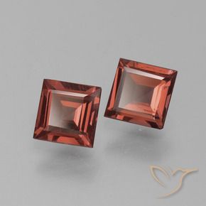 Shop natural 1.30ct Rouge foncé Grenat pyrope gems, Carré, from Mozambique at GemSelect. In stock, global shipping!