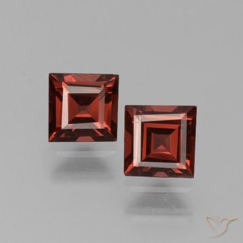 1.37ctw Naturel Rouge foncé Grenat pyrope, Carré, VVS-VS