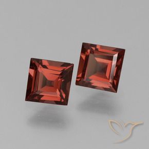 Shop natural 1.37ct Rouge foncé Grenat pyrope gems, Carré, from Mozambique at GemSelect. In stock, global shipping!
