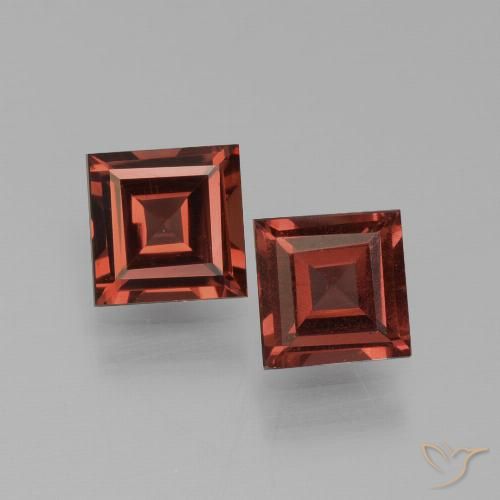 1.36ctw Naturel Rouge foncé Grenat pyrope, Carré, VVS-VS