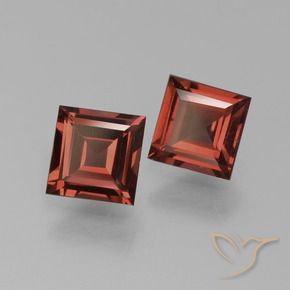 Shop natural 1.36ct Rouge foncé Grenat pyrope gems, Carré, from Mozambique at GemSelect. In stock, global shipping!