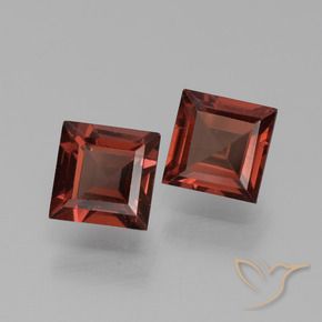 Shop natural 1.66ct Rouge foncé Grenat pyrope gems, Carré, from Mozambique at GemSelect. In stock, global shipping!