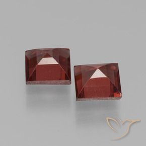 Shop natural 1.66ct Rouge foncé Grenat pyrope gems, Carré, from Mozambique at GemSelect. In stock, global shipping!