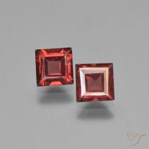 1.58ctw Naturel Rouge foncé Grenat pyrope, Carré, VS