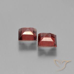 Shop natural 1.58ct Rouge foncé Grenat pyrope gems, Carré, from Mozambique at GemSelect. In stock, global shipping!