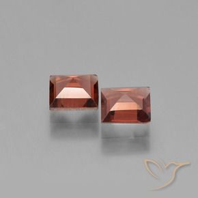 Shop natural 1.47ct Rouge écarlate Grenat pyrope gems, Carré, from Mozambique at GemSelect. In stock, global shipping!
