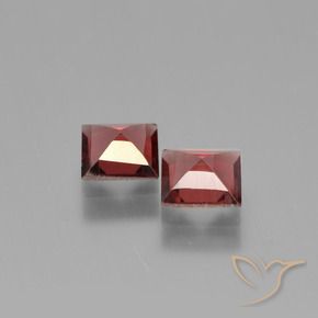 Shop natural 1.36ct Rouge moyen Grenat pyrope gems, Carré, from Mozambique at GemSelect. In stock, global shipping!