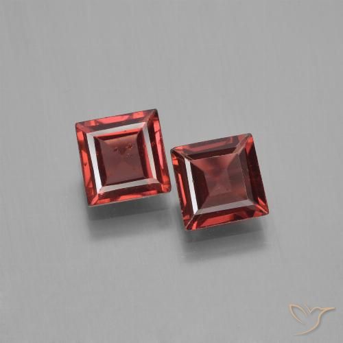 1.36ctw Naturel Rouge foncé Grenat pyrope, Carré, VVS