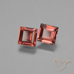 Shop natural 1.40ct Rouge moyen Grenat pyrope gems, Carré, from Mozambique at GemSelect. In stock, global shipping!