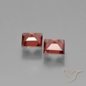 Shop natural 1.40ct Rouge moyen Grenat pyrope gems, Carré, from Mozambique at GemSelect. In stock, global shipping!