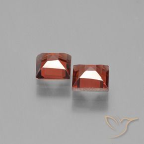 Shop natural 1.58ct Rouge moyen Grenat pyrope gems, Carré, from Mozambique at GemSelect. In stock, global shipping!