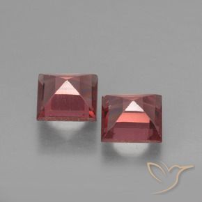 Shop natural 1.47ct Rouge écarlate Grenat pyrope gems, Carré, from Mozambique at GemSelect. In stock, global shipping!