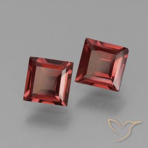Shop natural 1.51ct Vin rouge profond Grenat pyrope gems, Carré, from Mozambique at GemSelect. In stock, global shipping!