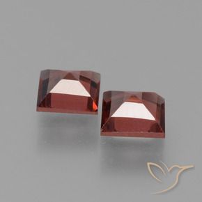 Shop natural 1.51ct Vin rouge profond Grenat pyrope gems, Carré, from Mozambique at GemSelect. In stock, global shipping!