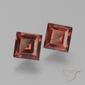 Shop natural 1.62ct Rouge foncé Grenat pyrope gems, Carré, from Mozambique at GemSelect. In stock, global shipping!