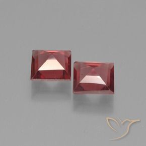 Shop natural 1.49ct Vin rouge profond Grenat pyrope gems, Carré, from Mozambique at GemSelect. In stock, global shipping!