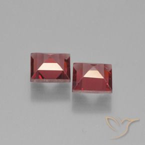 Shop natural 1.48ct Rouge foncé Grenat pyrope gems, Carré, from Mozambique at GemSelect. In stock, global shipping!