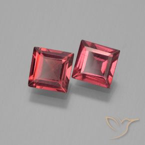 Shop natural 1.54ct Vin rouge profond Grenat pyrope gems, Carré, from Mozambique at GemSelect. In stock, global shipping!