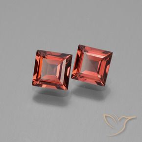 Shop natural 1.59ct Rouge écarlate Grenat pyrope gems, Carré, from Mozambique at GemSelect. In stock, global shipping!